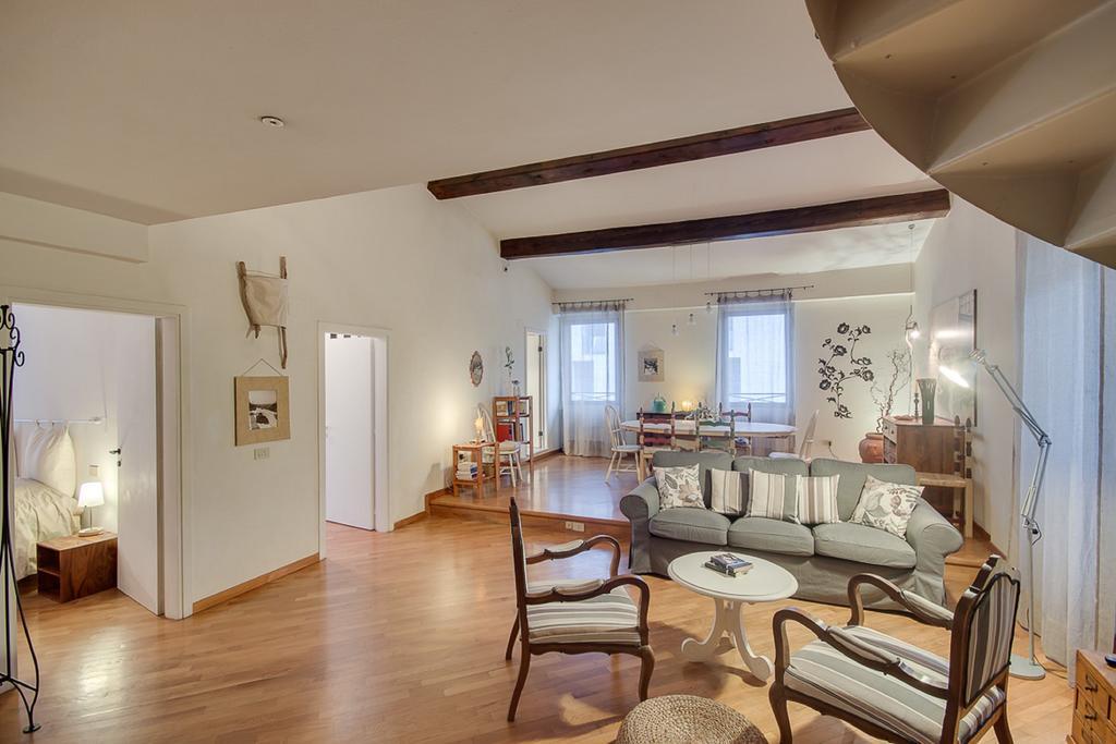 Apartments Florence Altana Стая снимка